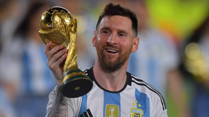 Messi Chấp Nhận Thách Thức và Chứng Minh Giá Trị Với Chiến Thắng Quả Bóng Vàng 2023