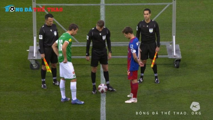 Luật giao bóng trong bóng đá: Quy định cơ bản cần biết 1 luật giao bóng trong bóng đá