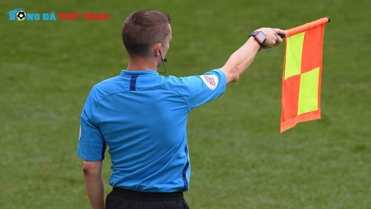 Việt vị là gì trong bóng đá? Tìm hiểu về luật việt vị mới nhất 1 Việt vị là gì trong bóng đá?