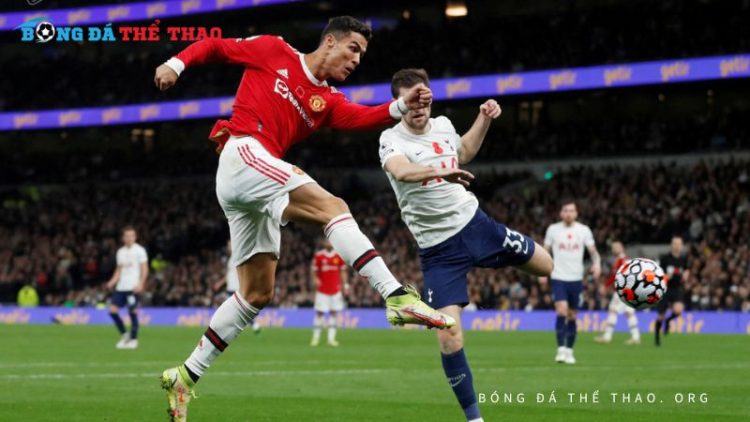 Các skill bóng đá đơn giản giúp bạn qua người hiệu quả 1 Các skill bóng đá đơn giản giúp bạn qua người hiệu quả