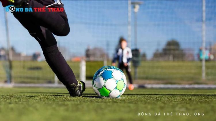 Kỹ thuật sút bóng bổng: Hướng dẫn từ A - Z cho người mới 1 Kỹ thuật sút bóng bổng: Hướng dẫn từ A - Z cho người mới