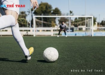 Kỹ thuật sút bóng xoáy: Hướng dẫn chi tiết cho người mới